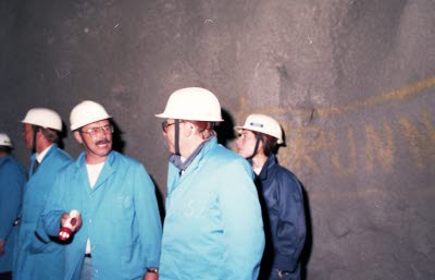 Näringsminister Per Westerberg på besök hos LKAB i Malmberget 1994-08-16.