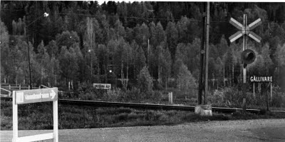 Järnvägsövergång Andra Sidan, Gällivare. Skylt till Vandrarhemmet.