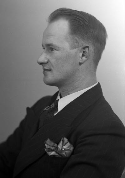 Porträtt av en herre. Ateljefoto.