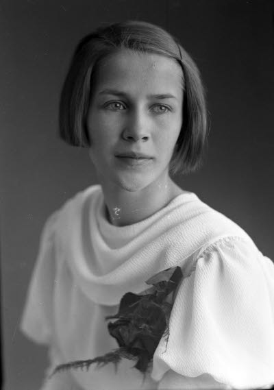 Porträtt av en flicka. Ateljefoto.