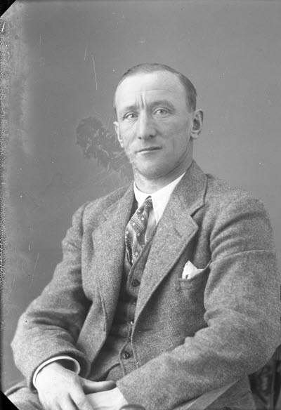 Porträtt av en herre. Ateljefoto.