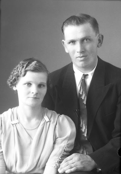 Porträtt av ett par. Ateljefoto.