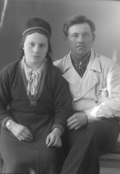 Porträtt av ett par. Ateljefoto.