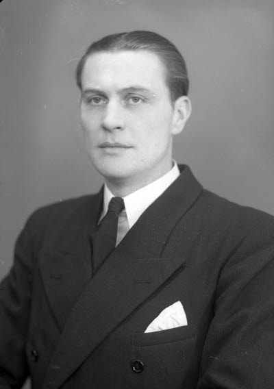 Porträtt av en herre. Ateljefoto.