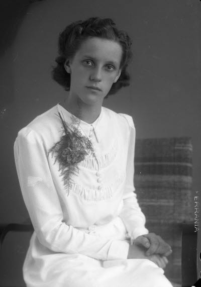 Porträtt av en flicka. Ateljefoto.