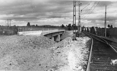 Bro över Kaitum älv; Kaitumälven. Järnväg.