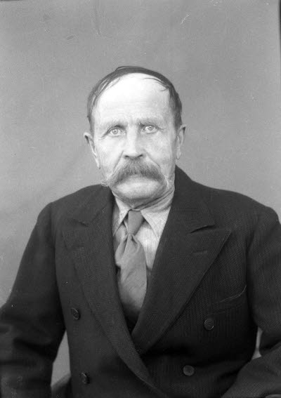 Porträtt av en herre. Ateljefoto.