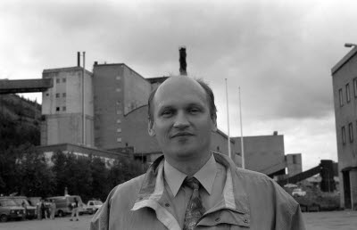 Vitåfors industriområde. En herre.