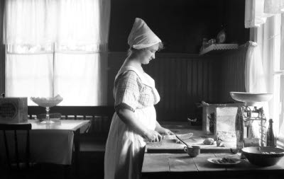 Café. Kafé. Konditori. Interiör. Personporträtt: Konditor. Serveringspersonal. Oidentifierad.