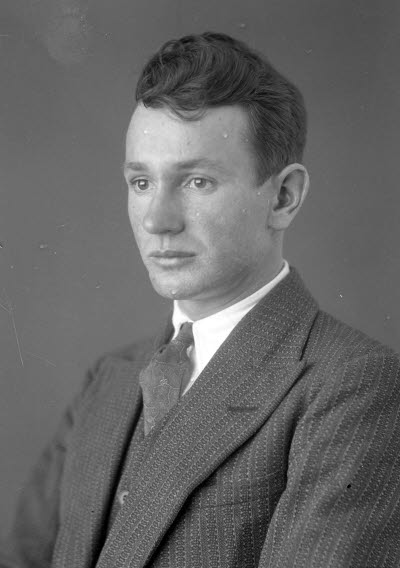 Porträtt av en herre. Ateljefoto.