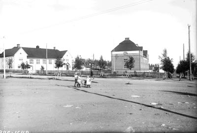 Gällivarevägen/Kaptensvägen; Centralskolan och gymnastiksalen.