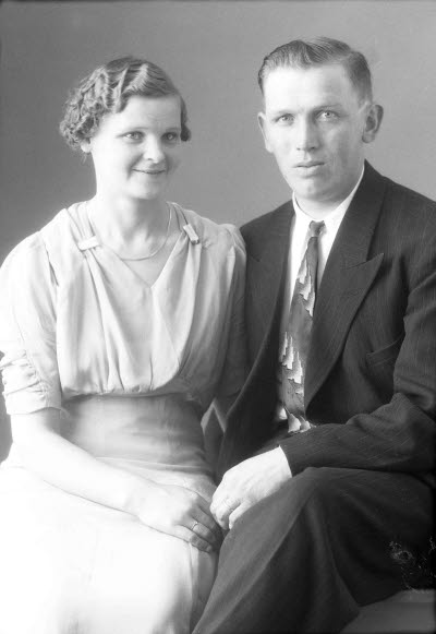 Porträtt av ett par. Ateljefoto.