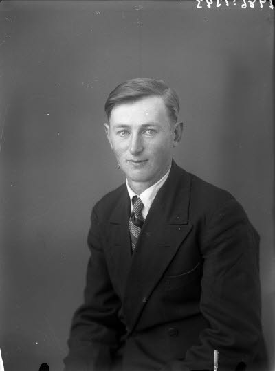 Porträtt av en herre. Ateljefoto.