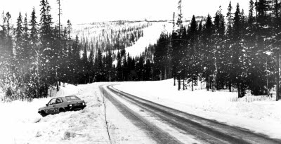 Dundretvägen; väg till Dundret, Gällivare. Bil. Bilväg.