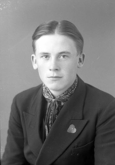 Porträtt av en ung herre. Ateljefoto.