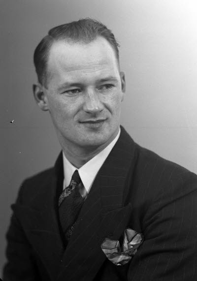 Porträtt av en herre. Ateljefoto.