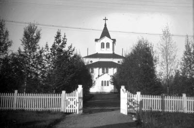 Gällivare Kyrka; staket med grind.
