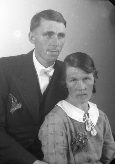 Porträtt av ett par. Ateljefoto.