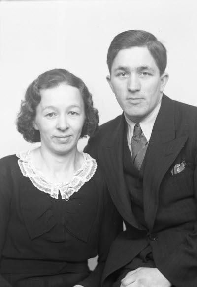 Porträtt av ett par. Ateljefoto.