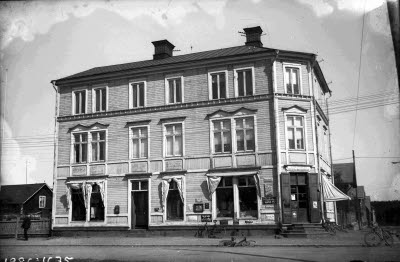 Risbergs fastighet, speceri- och matvaruaffär.