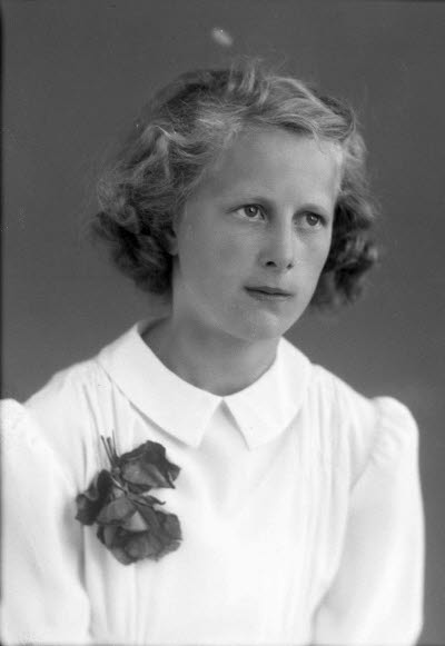 Porträtt av en flicka. Ateljefoto.