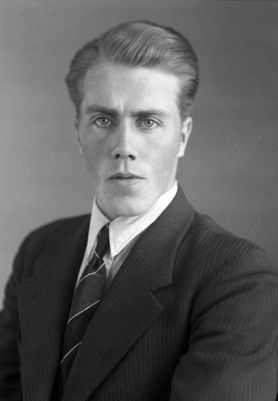 Porträtt av en herre. Ateljefoto.