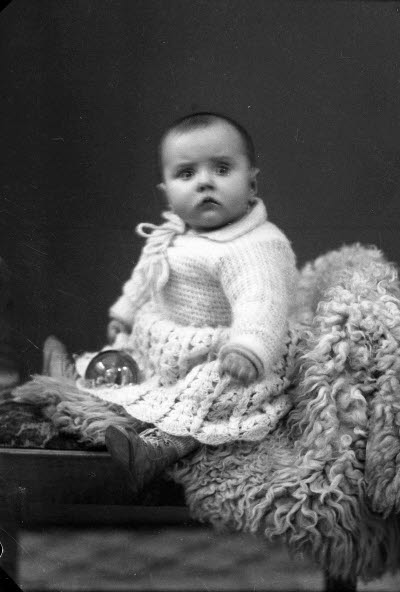 Porträtt av ett barn. Ateljefoto.