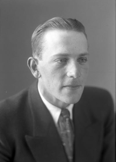 Porträtt av en herre. Ateljefoto.