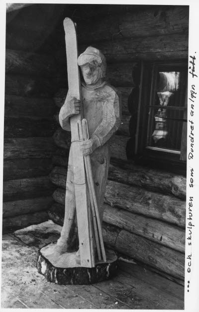 Träskulptur av träsnidaren Svante Oskarsson, som Dundret fått.