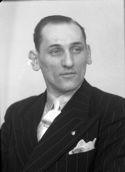 Porträtt av en herre. Ateljefoto.