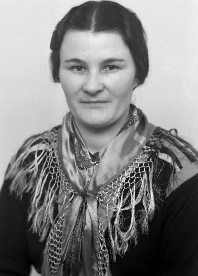 Porträtt av en dam. Ateljefoto.