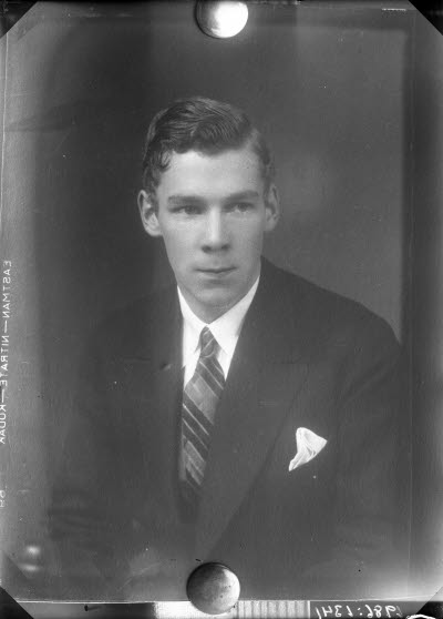 Porträtt av en herre. Ateljefoto.