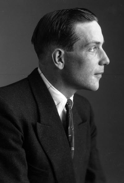 Porträtt av en herre. Ateljefoto.