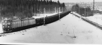 Lok med malmvagnar från LKAB Malmberget; Vitåfors.