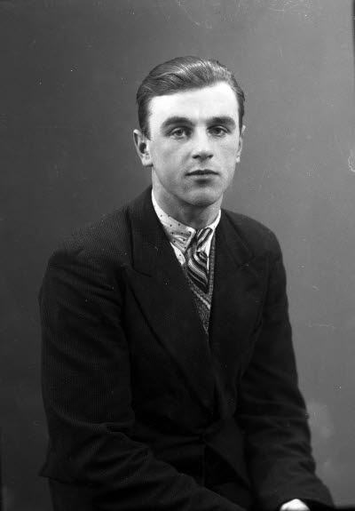 Porträtt av en herre. Ateljefoto.