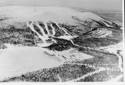 Flygbild över Dundret, Gällivare. T.v. Harrträsk.