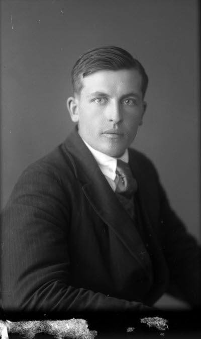 Porträtt av en herre. Ateljefoto.