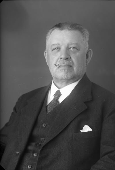 Porträtt av en herre. Ateljefoto.