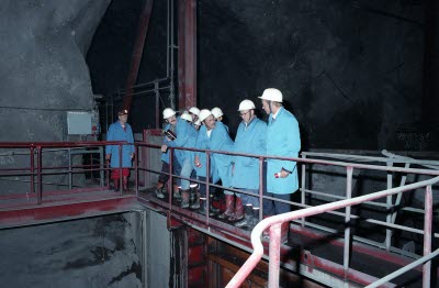 Näringsminister Per Westerberg på besök hos LKAB i Malmberget 1994-08-16.