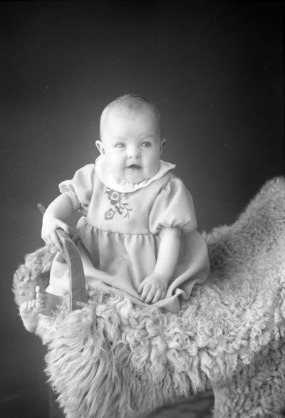 Porträtt av ett barn. Ateljefoto.