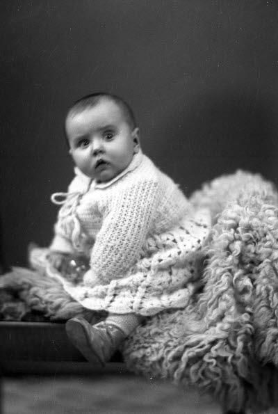 Porträtt av ett barn. Ateljefoto.