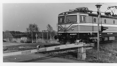 SJ-tåg; persontåg; passagerartåg. Vassara älv; Vassaraälven, Gällivare.