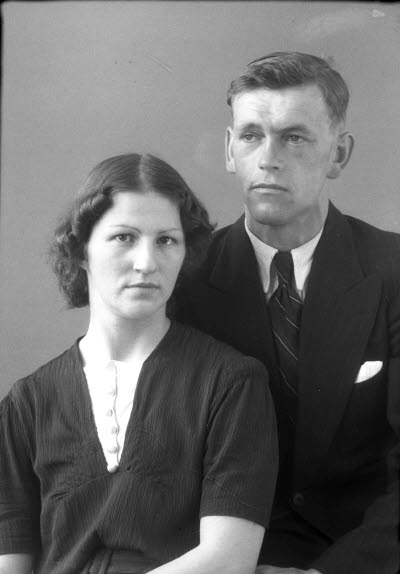 Porträtt av ett par. Ateljefoto.