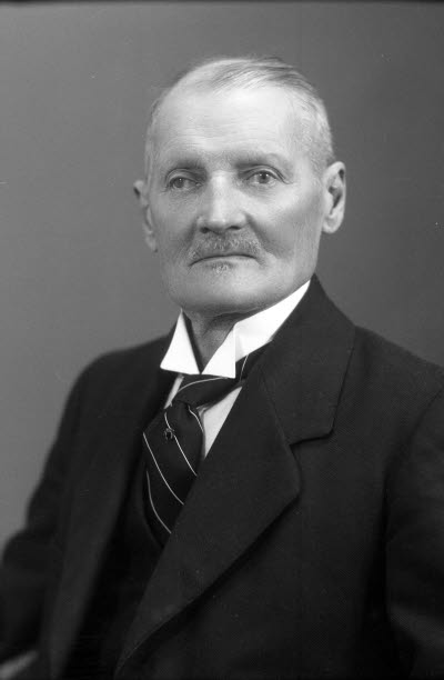 Porträtt av en herre. Ateljefoto.