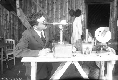 Troligen strålningsmätning vid solförmörkelsen 1927. Oidentifierade.