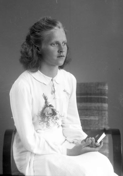 Porträtt av en flicka. Ateljefoto.