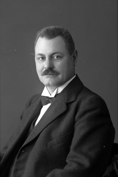 Porträtt av en herre. Ateljefoto.