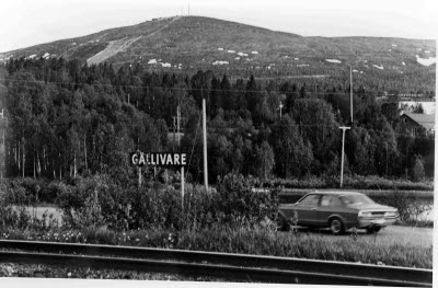Järnvägsövergång mot Andra Sidan, Gällivare. Dundret, Vassara älv.