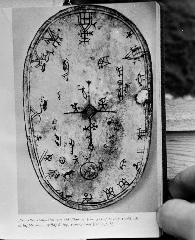 Hällmålning; Lapptrumma.