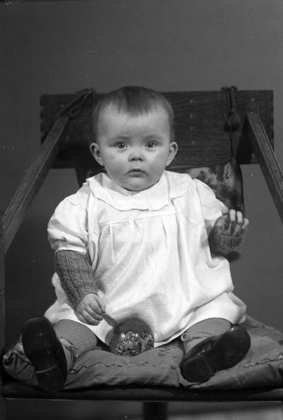 Porträtt av ett barn. Ateljefoto.